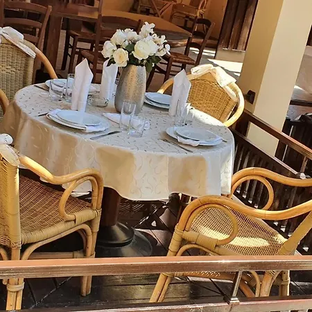 Ξενοδοχείο Bora 2*