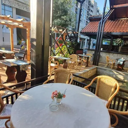 Ξενοδοχείο Bora